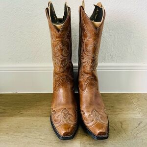 Women’s Ariat Brown Leather Cowboy Boots NWOT